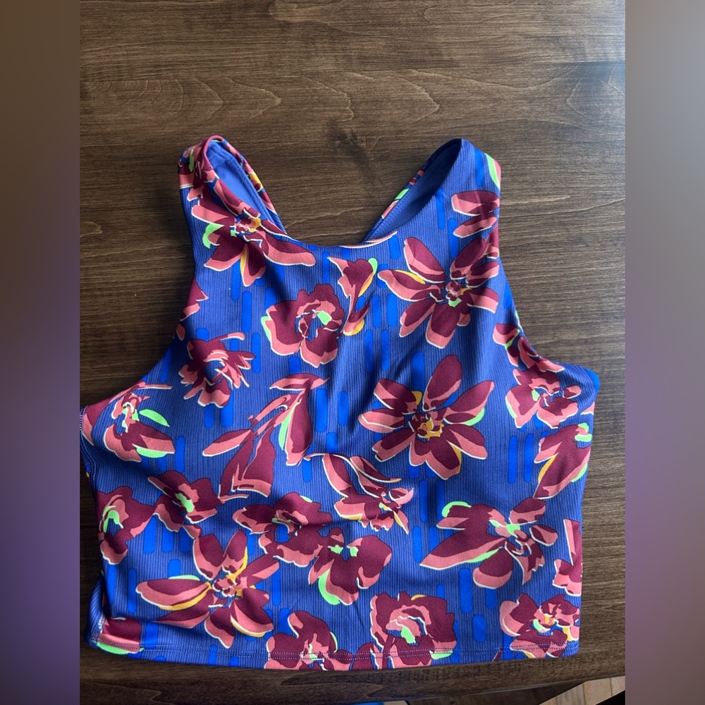 Athleta Conscious Crop Bra. Size small. A/C CUP. NWOT